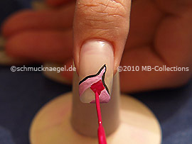 Nail art liner in the colour fuchsia