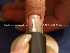 Nail lacquer in the colour white