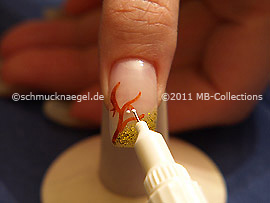 Nail art pen in the colour white