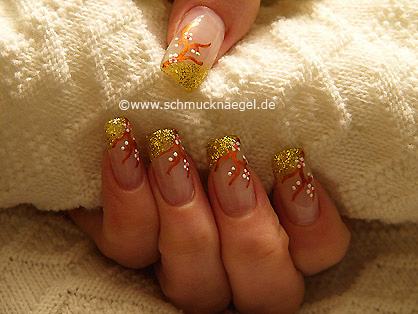 Nail art motif with nail lacquer in gold-glitter