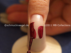 Nail lacquer in the colour aubergine