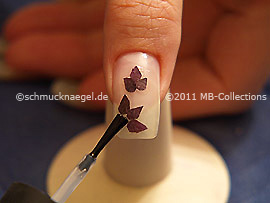 Nail art liner in the colour black