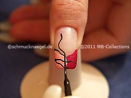 Nail art liner in the colour black