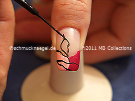 Nail art liner in the colour black