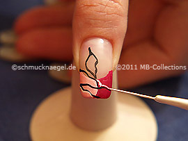 Nail art liner in the colour white