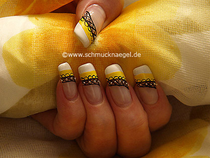 Design for nails with nail art bouillons