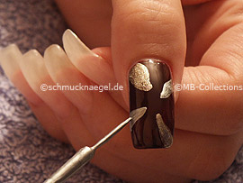 nail art liner in the colour silver