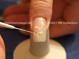 Nail art liner in the colour white