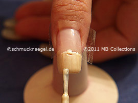 Nail lacquer in the colour beige