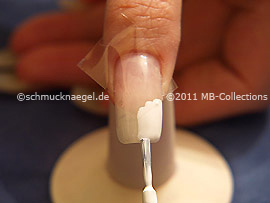 Nail lacquer in the colour white
