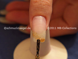 Nail lacquer in the colour copper-Glitter