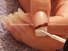 nail polish in the colour copper and white