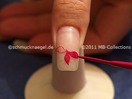 Nail art liner in the colour lavender