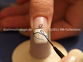 Nail art liner in the colour black