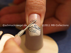 Nail art liner in silver-Glitter