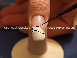 Nail art liner in the colour black