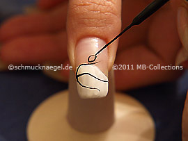 Nail art liner in the colour black