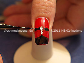 Nail art liner in the colour black