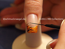 Nail art liner in the colour black