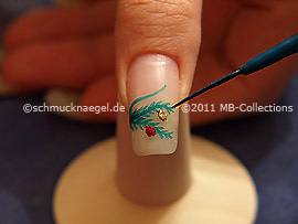 Nail art liner in the colour dark green