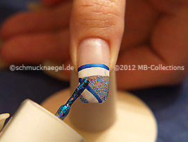 Nail lacquer in the colour blue-Glitter