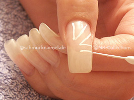 nail art liner in the colour white