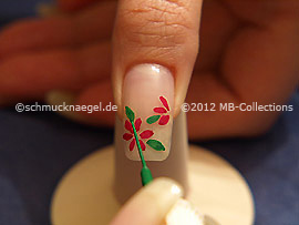 Nail art liner in the colour green