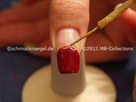 Nail art liner in the colour gold-Glitter