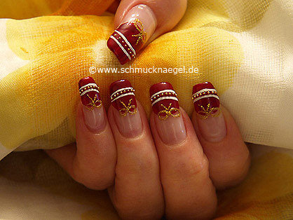 Easter motif with nail art bouillons and liner