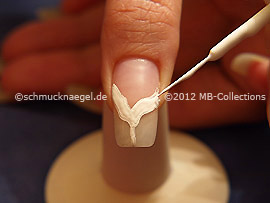 Nail art liner in the colour white