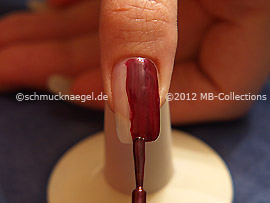 Nail lacquer in the colour aubergine
