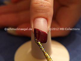 Nail lacquer in the colour gold-Glitter