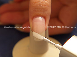 Nail lacquer in the colour white