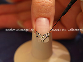 Nail art liner in the colour black
