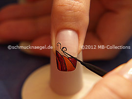 Nail art liner in the colour black