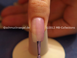 Nail lacquer in the colour bright lavender