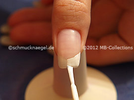 Nail lacquer in the colour white