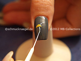 Nail art liner in the colour white