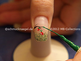 Nail art liner in the colour green