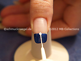 Nail art liner in the colour white
