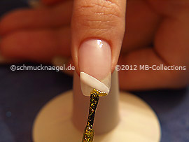 Nail lacquer in the colour gold-Glitter