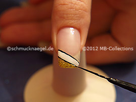 Nail art liner in the colour black
