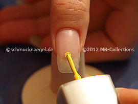 Nail lacquer in the colour yellow