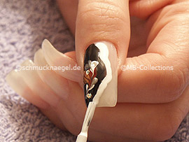 nail polish in the colour white