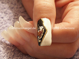 nail art liner in the colour gold-glitter