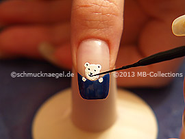 Nail art liner in the colour black