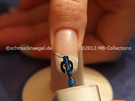 Nail lacquer in the colour blue-Glitter