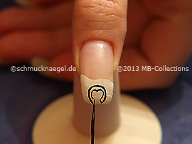 Nail art liner in the colour black