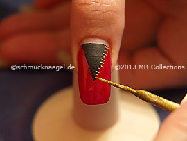 Nail art liner in the colour gold-Glitter