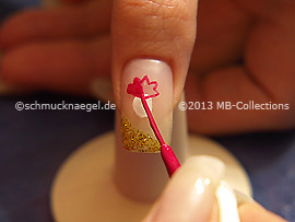 Nail art liner in the colour fuchsia